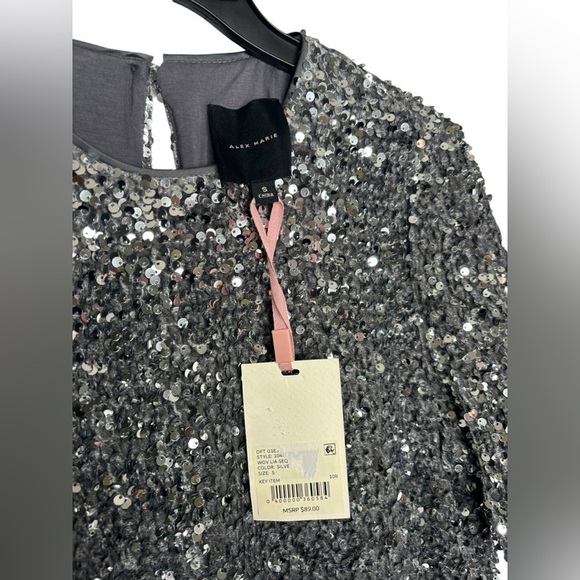 NWT Alex Marie Lia Sequin Velvet Top Silver Crew Neck Short Sleeve Size Small - Picture 4 of 11